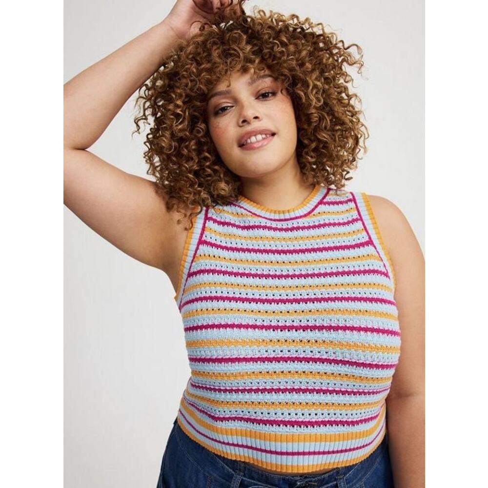 Torrid Cropped Open Stitch Tank Top Size 4 Fuschia Red Iceland Poppy Beach